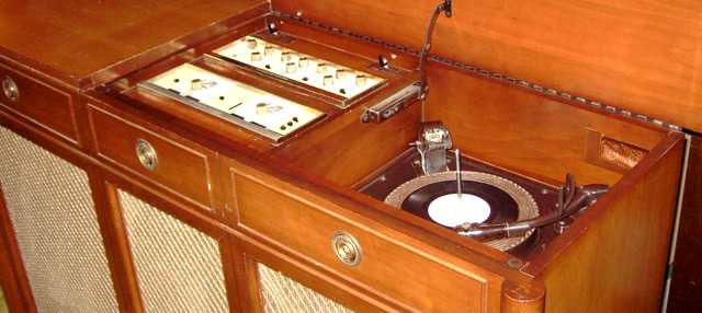 Stromberg-Carlson SP-965-C console