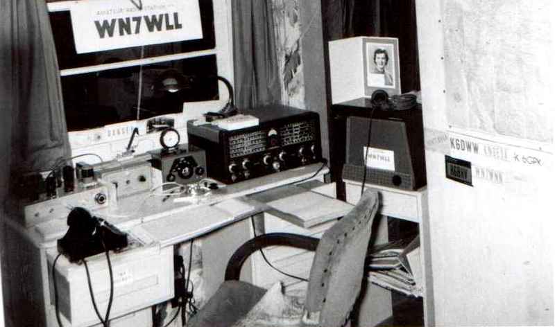 Hallicrafters SX-71 in KT0M hamshack